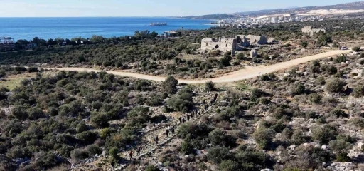 Tarihi Kilikya Yolu y&uuml;r&uuml;y&uuml;ş&uuml; doğa ve tarih tutkunlarını buluşturdu
