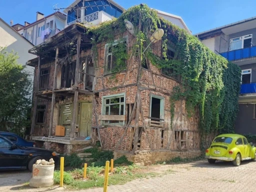 Tarihi miras k&uuml;t&uuml;phane olarak yeniden hayat bulacak
