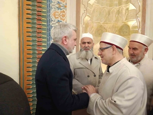 Tarihi Ulu Cami&rsquo;de deprem sonrası ilk bayram namazı kılındı
