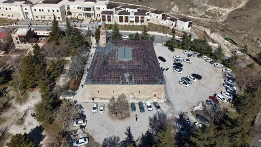Tarihi Ulu Cami&rsquo;de Ramazan ayının ilk Cuma namazı eda edildi
