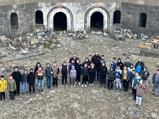 Tarihin izinde ecdada vefa
