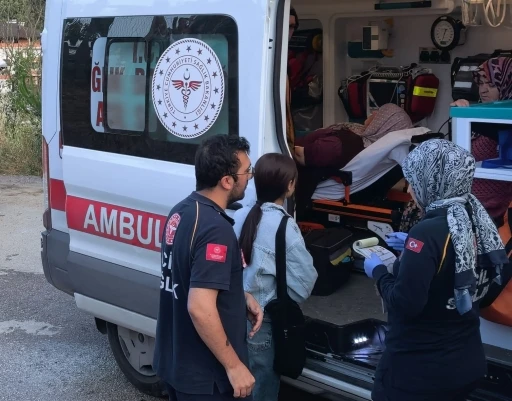 Tarım iş&ccedil;ilerini taşıyan servis devrildi 6 iş&ccedil;i yaralı
