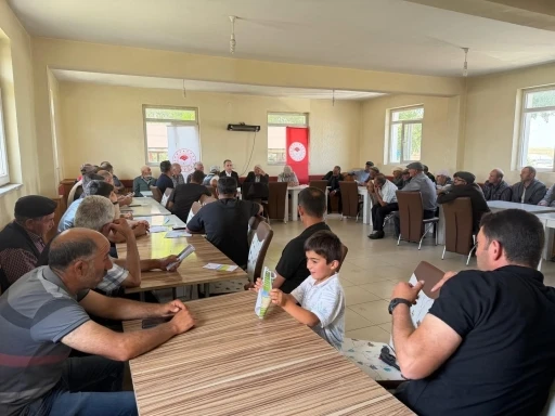 Tarım ve Orman M&uuml;d&uuml;r&uuml; Enver Aydın &uuml;reticilerle buluştu
