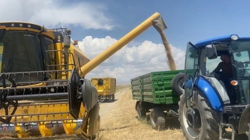 Tarımın kalbi Adilcevaz&rsquo;da buğday hasadına başlandı
