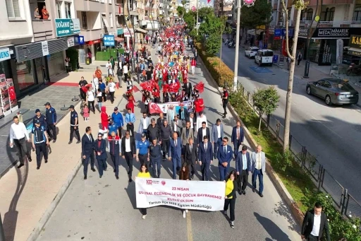 Tarsus, 23 Nisan’ı coşkulu bir şekilde kutladı
