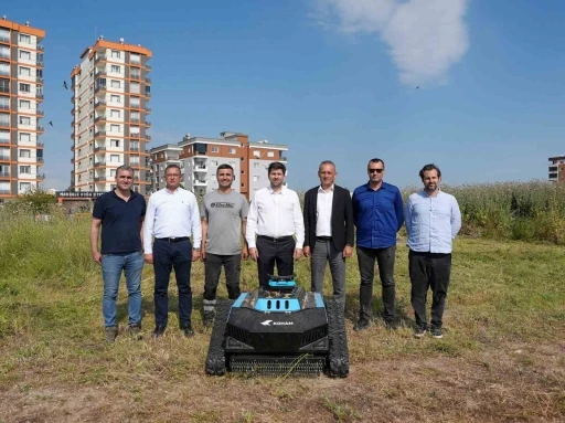 Tarsus&rsquo;ta Park ve Bah&ccedil;eler M&uuml;d&uuml;rl&uuml;ğ&uuml;ne yeni nesil bi&ccedil;me makinesi
