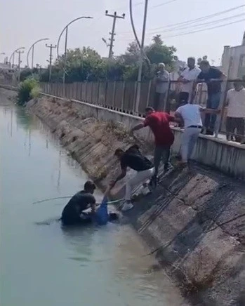 Tarsus&rsquo;ta sulama kanalına d&uuml;şen şahıs &ouml;l&uuml;mden d&ouml;nd&uuml;

