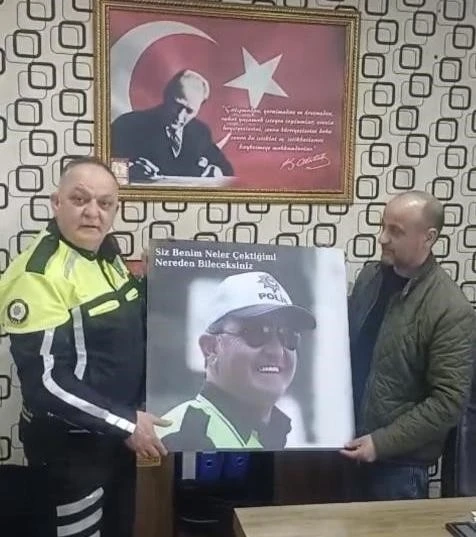 Tarsus&rsquo;ta trafik polisine anlamlı s&uuml;rpriz
