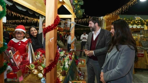 Tarsus&rsquo;ta yılbaşı pazarları kapılarını a&ccedil;tı
