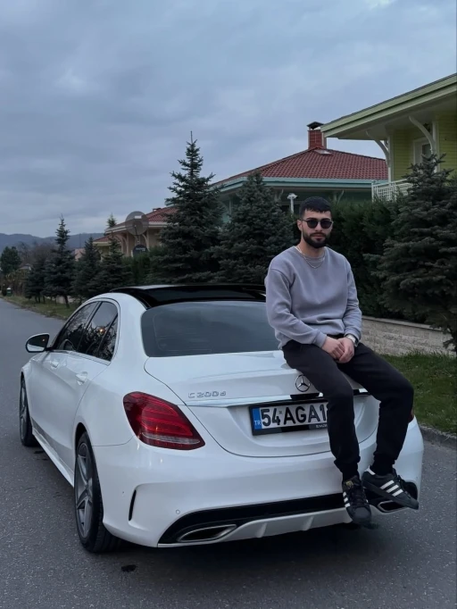 Tartışma cinayetle sonlandı: 23 yaşında gen&ccedil; hayatını kaybetti, ş&uuml;pheliler firar
