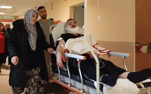 Tartıştığı kuzenini fal&ccedil;ata ile y&uuml;z&uuml;nden yaraladı
