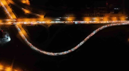 Tatilciler dönüşe geçti, trafik yoğunluğu arttı: 43 ilin geçiş güzergahı havadan görüntülendi
