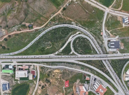 Tatilciler erken d&ouml;n&uuml;şe ge&ccedil;ti, 43 ilin bağlantı noktası kilitlendi: Son durum havadan g&ouml;r&uuml;nt&uuml;lendi
