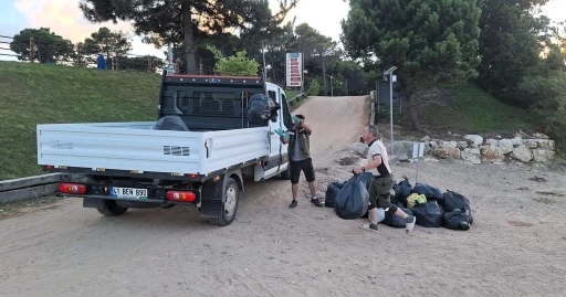 Tatilcilerin akınına uğrayan Kandıra&rsquo;da 387 ton atık toplandı
