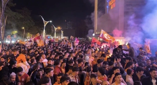Tatvan&rsquo;da Galatasaray&rsquo;ın şampiyonluğu coşkuyla kutlandı
