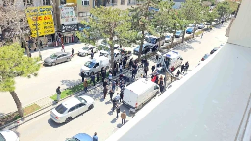 Tatvan&rsquo;da motosiklet ile elektrikli bisiklet &ccedil;arpıştı: 2 yaralı
