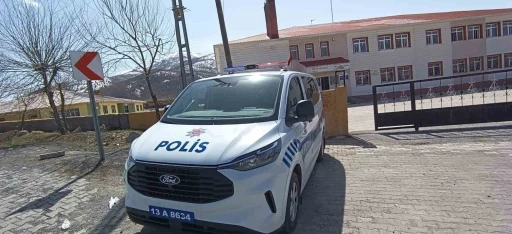 Tatvan&rsquo;da okul &ccedil;evrelerinde g&uuml;venlik &ouml;nlemleri artırıldı
