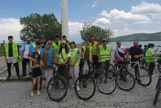 Tatvan&rsquo;da pedallar sağlıklı yarınlar i&ccedil;in &ccedil;evrildi
