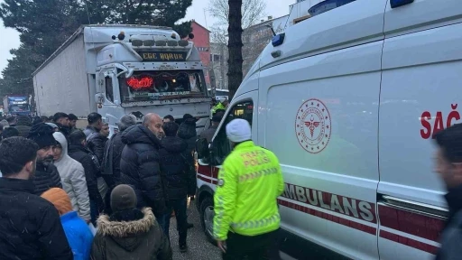 Tatvan&rsquo;da tırın &ccedil;arpması sonucu bir kişi hayatını kaybetti
