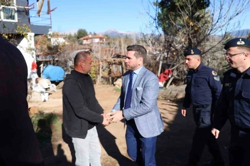 Tavas Belediyesinden yangında evleri k&uuml;l olan aileye konteyner ev desteği
