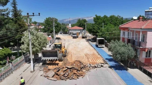 Tavas’ta kapsamlı yol düzenlemesine başlandı

