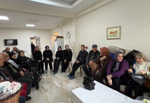 Tavşanlı 15 Temmuz Fen lisesinden huzurevine ziyaret
