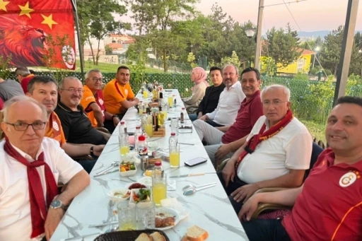 Tavşanlı’da Galatasaray’ın 25. lig şampiyonluğu coşkuyla kutlandı
