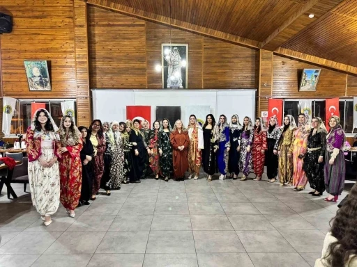 Tavşanlı&rsquo;da kıyafetlerle y&ouml;resel k&uuml;lt&uuml;r r&uuml;zgarı
