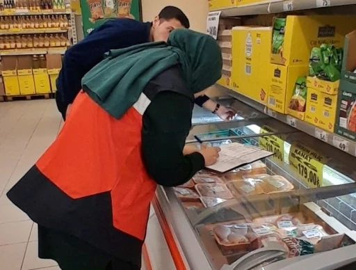 Tavşanlı&rsquo;da marketlerde fiyat takibi denetimleri s&uuml;r&uuml;yor
