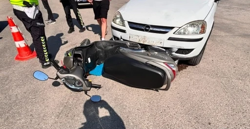 Tavşanlı&rsquo;da otomobil ile motosiklet &ccedil;arpıştı: 2 yaralı

