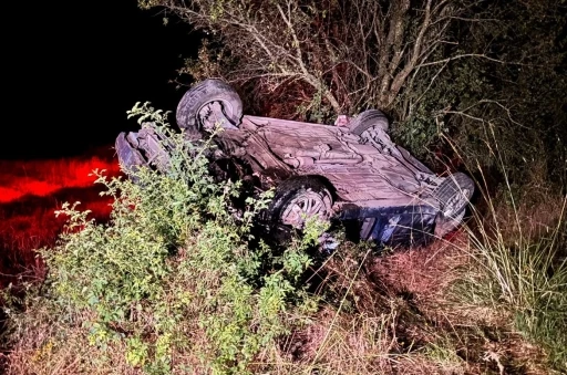 Tavşanlı&rsquo;da otomobil takla attı: 1&rsquo;i ağır 2 yaralı
