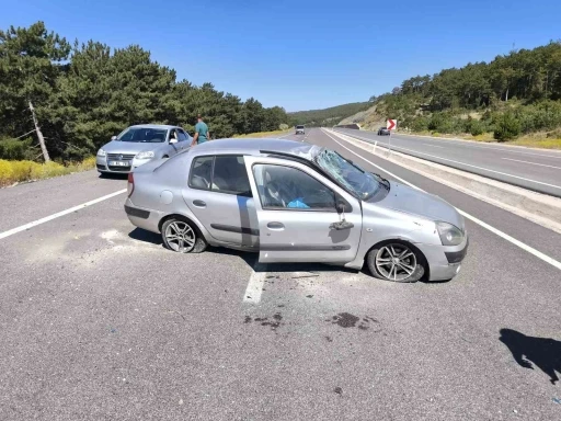 Tavşanlı’da otomobil takla attı: 3 yaralı
