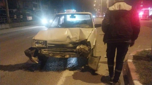 Tavşanlı&rsquo;da otomobiller &ccedil;arpıştı: 2 yaralı

