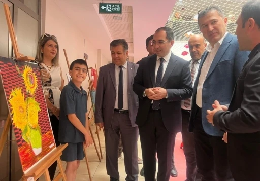 Tavşanlı&rsquo;da &rsquo;&Ouml;zel&rsquo; &ouml;ğrenciler i&ccedil;lerindeki cevheri eserlerine yansıttı
