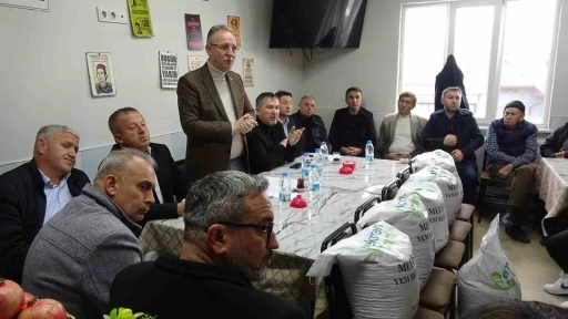 Tavşanlı’da ürericilere tohum ve gübre desteği
