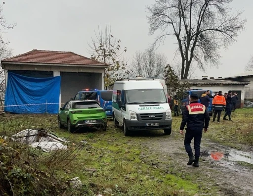 Tavuk &ccedil;iftliğinde kendisini asarak yaşamına son verdi
