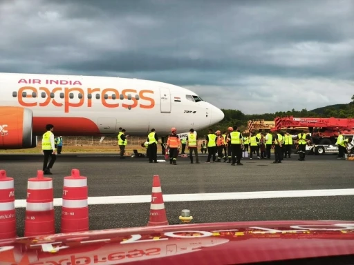 Tayland&rsquo;da yolcu u&ccedil;ağı sert iniş yaptı: U&ccedil;ağın iniş takımı koptu
