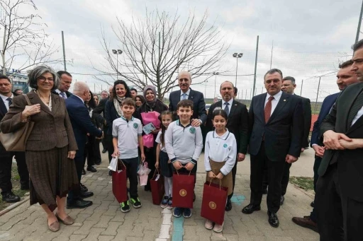 TBMM Başkanı Kurtulmuş: "T&uuml;rkiye olarak barışın, istikrarın, huzurun ve insani değerlerin yanında olduk, olmaya devam edeceğiz"
