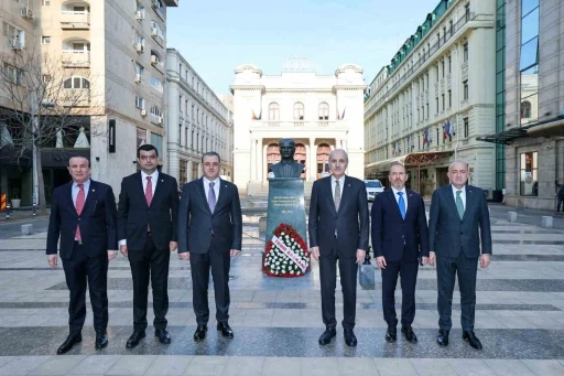 TBMM Başkanı Kurtulmuş, Romanya&rsquo;da Atat&uuml;rk Anıtı&rsquo;nı ziyaret etti

