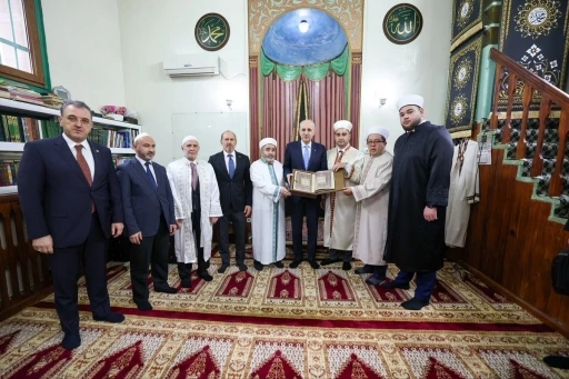 TBMM Başkanı Kurtulmuş&rsquo;tan B&uuml;kreş&rsquo;te Carol-Hunchiar Camii&rsquo;ne ziyaret
