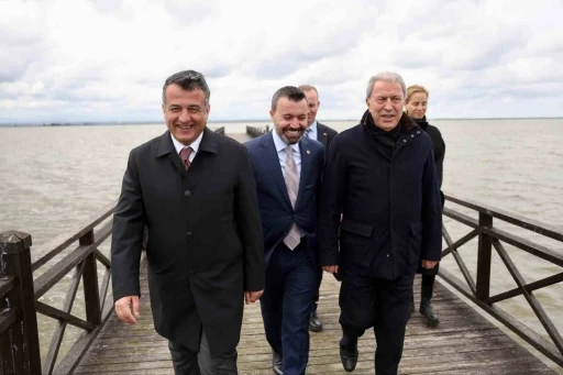 TBMM Milli Savunma Komisyonu Başkanı Akar, Kızılırmak Deltası Kuş Cenneti&rsquo;ni gezdi
