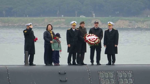 &rsquo;TCG Dumlupınar&rsquo; denizaltısında şehit olan 81 denizci i&ccedil;in anma t&ouml;reni d&uuml;zenlendi
