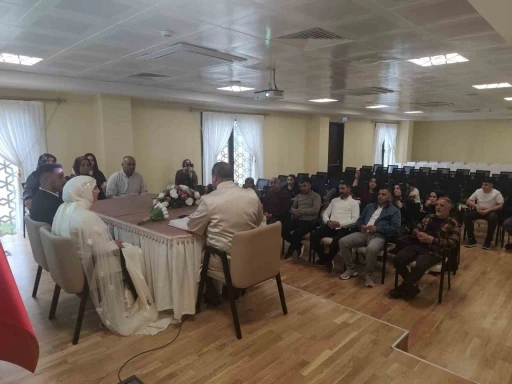 TDV&rsquo;nin "İki İnsan Bir Hayat" Projesi Kars&rsquo;ta yeni bir yuvaya umut oldu
