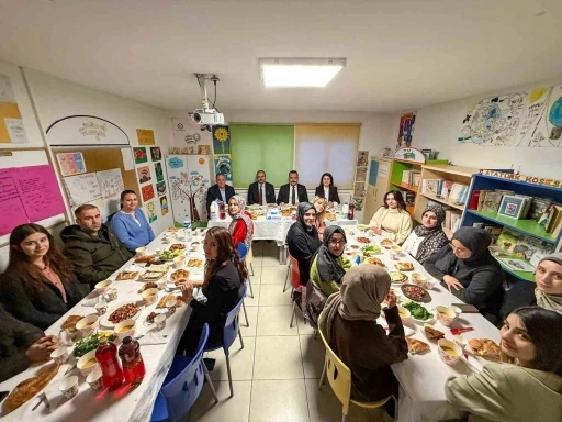 TEGV g&ouml;n&uuml;ll&uuml;leri ve y&ouml;neticiler iftarda buluştu
