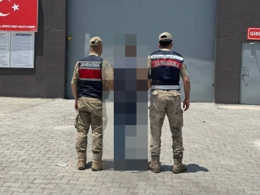 Tehdit su&ccedil;undan aranan şahıs yakalandı
