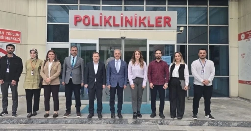 Tekin, Kemah Devlet Hastanesi&rsquo;nde &ccedil;alışmaları inceledi
