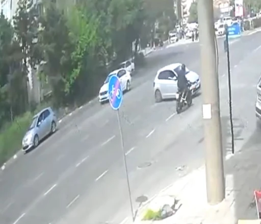 Tekirdağ&rsquo;da 2 kişinin yaralandığı kaza kamerada
