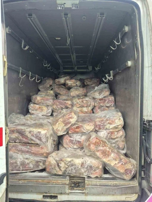 Tekirdağ&rsquo;da 3 bin 500 kilogram bozuk sakatat imha edildi
