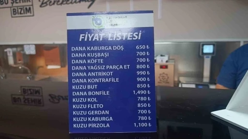 Tekirdağ&rsquo;da bayram alışverişi kuyruğu: Ucuz ete metrelerce sıra oluştu
