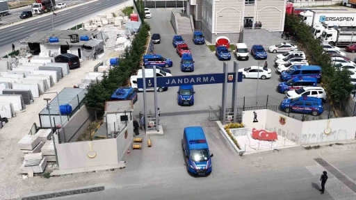 Tekirdağ&rsquo;da dar sokaklarda huzur uygulaması: 21 aranan şahıs yakalandı
